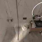 Sasa S Moderna Cu Parcare Privata In Villa
