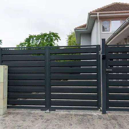 Villa Sasa S Moderna Cu Parcare Privata In